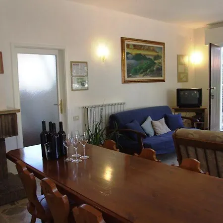 Sleeps 7 * Marina di Castagneto Carducci